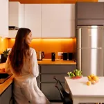 Serenity Ocean View 1br With Terrace, Pool & Walk To Beaches Apartamento *
