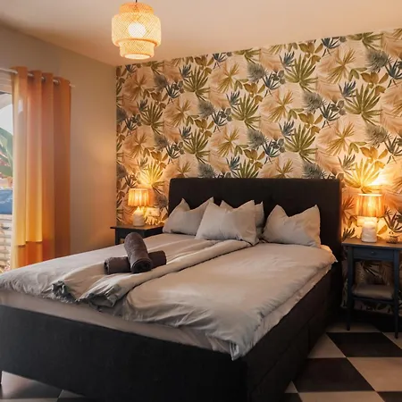 Serenity Ocean View 1br With Terrace, Pool & Walk To Beaches Apartamento *