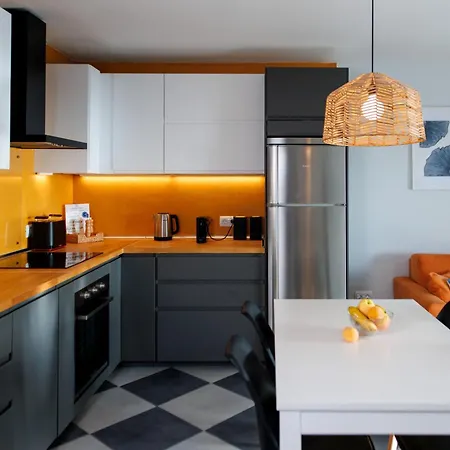 Serenity Ocean View 1br With Terrace, Pool & Walk To Beaches * אדחה